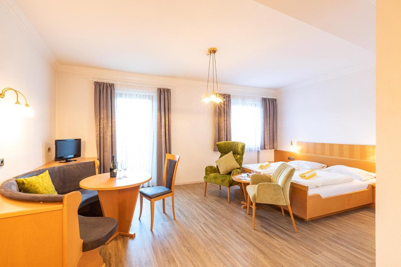 Hotel Winzerhof Termeno Esterno foto